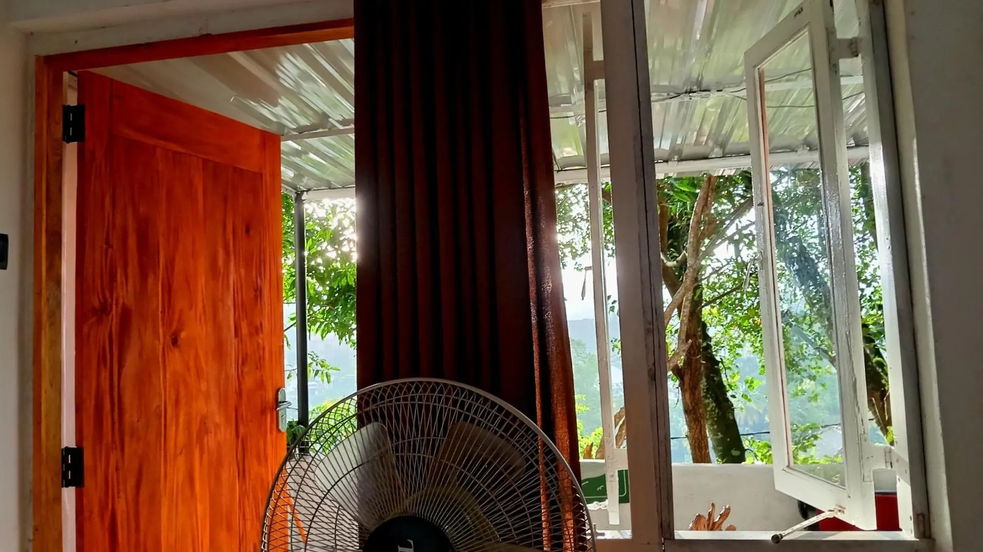 Homestay Fly Infinity - Home Stay Kandy Sri Lanka